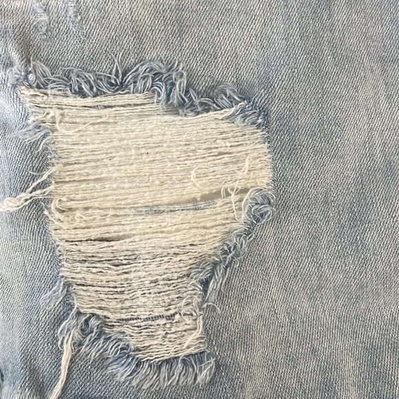 Guess Light Wash Denim Short 
Style # W51AL1D1W40 - Picture 5 of 8